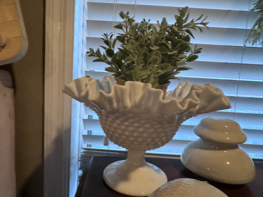 Milk glass pedastole dish