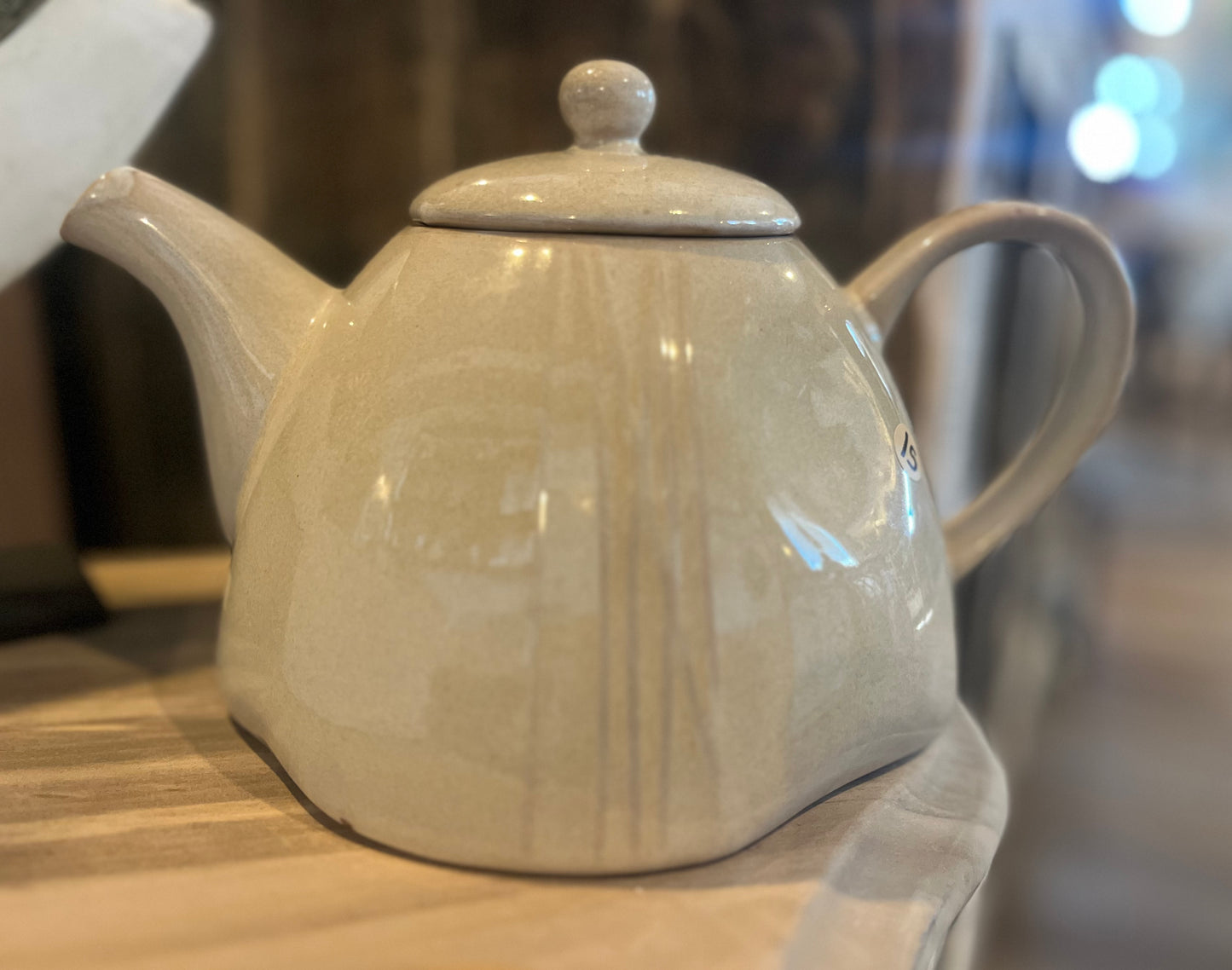 Porcelain tea pot